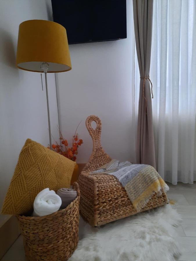 Cocooning In A Lovely Mountain Suite - Two Azuga Εξωτερικό φωτογραφία